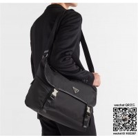 프라다 Prada 남성  리나일론 및 사피아노 가죽 숄더백 2VD052