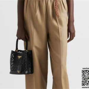 프라다 PRADA 컷아웃 모티프 파니에 가죽 미니백 1BA217