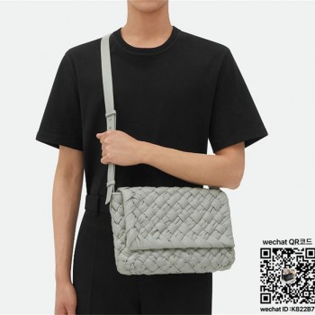 보테가베네타 BV 럼플 메신저백 776519