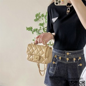 샤넬 CHANEL 뉴미니 탑핸들 램스킨 금장 플랩백