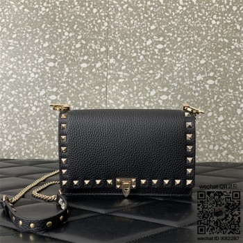 발렌티노 Valentino 스몰 락스터드23 스무드 송아지 가죽 숄더백