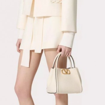 발렌티노 Valentino가라바니 올타임 그레인 송아지 가죽 스몰 핸드백