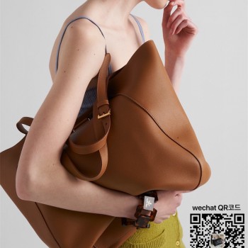 프라다 PRADA  신상 가죽 쇼핑백 토트백 1BG512