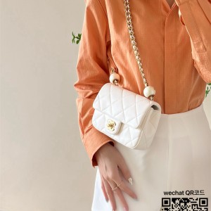 샤넬 CHANEL 화이트볼  램스킨 클래식백