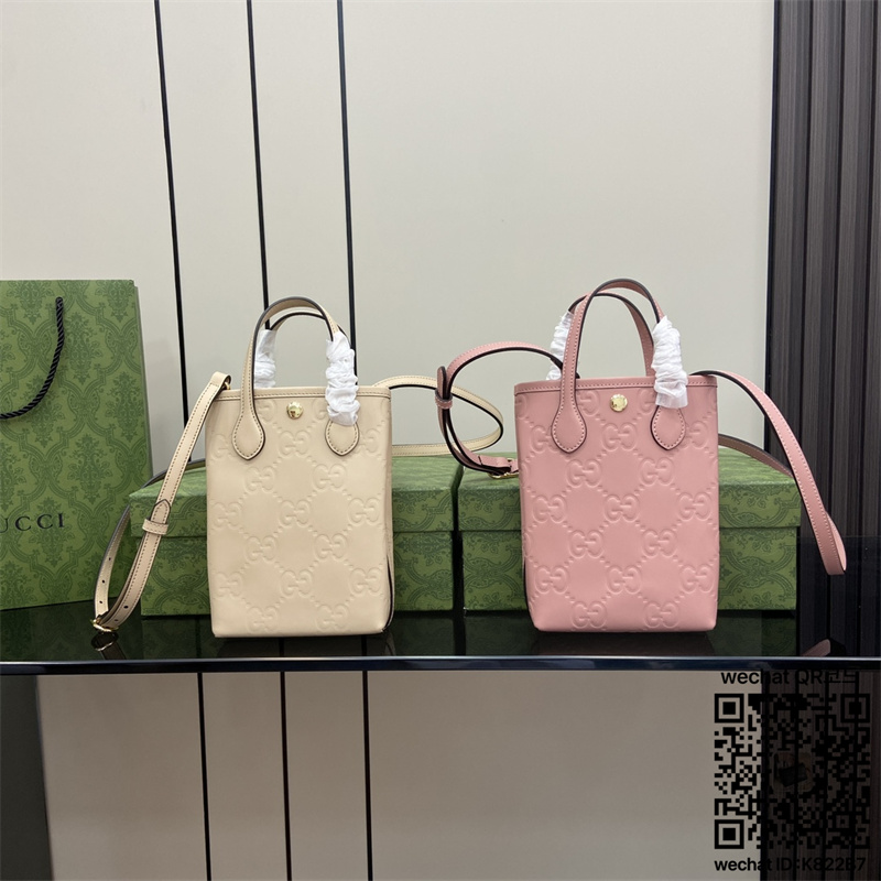 구찌 GUCCI GG 스트랩 수퍼 미니백 790133