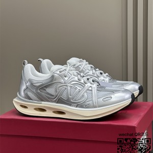 발렌티노 Valentino 스니커즈