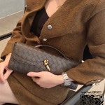 보테가베네타 BV 롱 핸들 클러치 741511