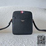 톰브라운 THOM BROWNE 메신저백