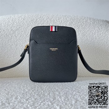 톰브라운 THOM BROWNE 메신저백