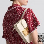 디올 DIOR 신상 Miss Dior 플랩백