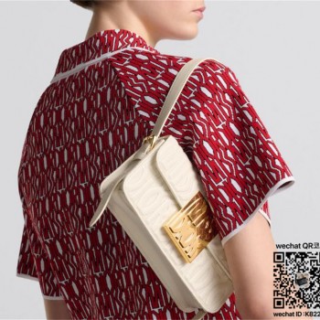 디올 DIOR 신상 Miss Dior 플랩백