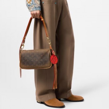 루이비통 Louis Vuitton  포쉐트 악세수아 XL M11623