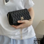 미우미우 MIUMIU WOC체인 숄더백