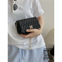 미우미우 MIUMIU WOC체인 숄더백