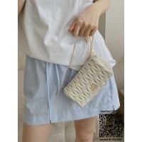 미우미우 MIUMIU WOC체인 숄더백