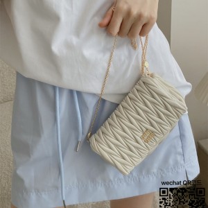 미우미우 MIUMIU WOC체인 숄더백