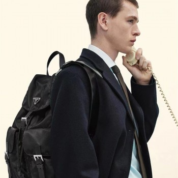 프라다 삼각로고 나일론 백팩  2VZ110