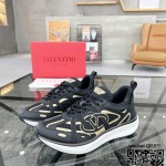 발렌티노 스니커즈