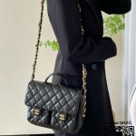 샤넬 CHANEL 신상 투포켓 호보 핸들백