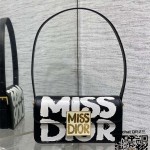 디올 DIOR 신상 Miss Dior 플랩백