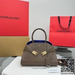 페라가모 허그 탑 핸들백 (S) 스몰