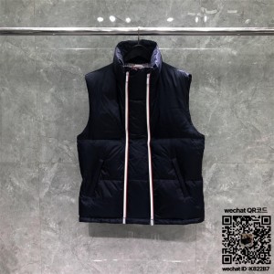 톰브라운 THOM BROWNE 패딩 조끼