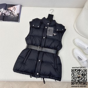 프라다 여성 패딩