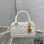 디올 DIOR  신상 토트벡