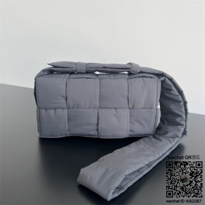 보테가베네타 패딩 테크 카세트 백 628951