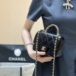 샤넬 CHANEL 핸들 장식의 미니 플랩 백 AS5032