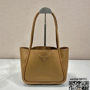 프라다 가죽 토트백 1BG539