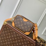 루이비통 트로카데로 웨어러블 월릿 M14058