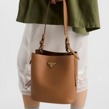 프라다 미디엄 가죽백 1BE080