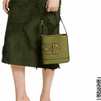 구찌 73 스몰 버킷백 833665