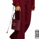 구찌 73 스몰 버킷백 833665