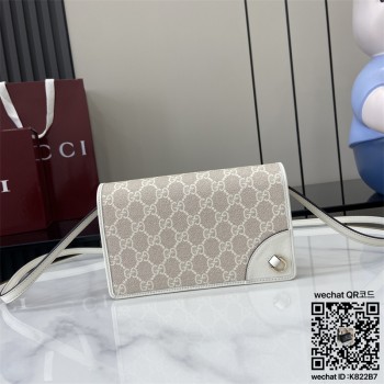 구찌 GG 엠블럼 레더 스트랩 디테일 지갑 크로스백 820688