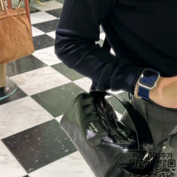 프라다 나파 가죽 숄더백 2VH188