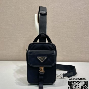 프라다  리나일론 및 사피아노 가죽 스마트폰 케이스 2ZH194