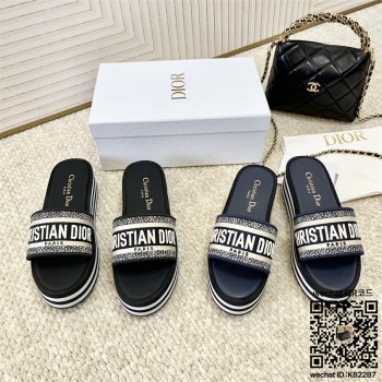 디올 힐 샌들 슬리퍼