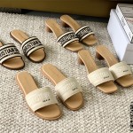 디올 힐 샌들 슬리퍼