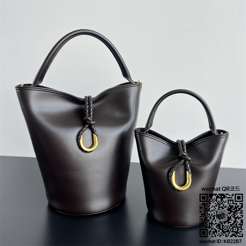 보테가베네타 BOTTEGA VENETA 리베르타 버킷백 806038