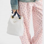 프라다 스몰 리나일론 버킷백 1BE082