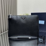 프라다  라지 사피아노 가죽 파우치 2NH023