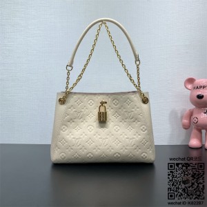 루이비통 애니타임 숄더백 PM M14414