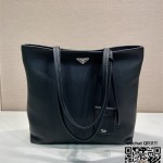 프라다 라지 가죽 토트백 2VG130