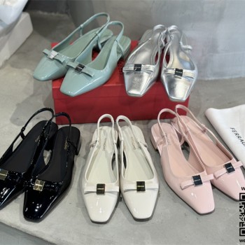 페라가모  힐 샌들 슬리퍼