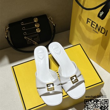 펜디  힐 샌들 슬리퍼