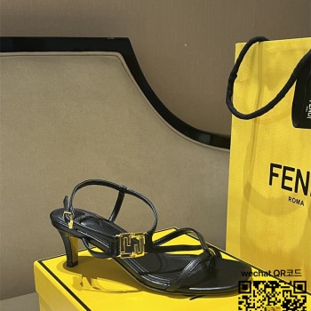 펜디  힐 샌들 슬리퍼