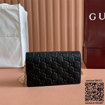 구찌 GG 엠블럼 슈퍼 미니 숄더백 818705