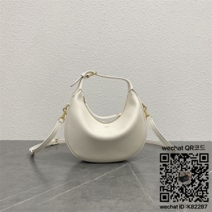 셀린느 CELINE 틴 룰루 서플 그레인 카프스킨 119599